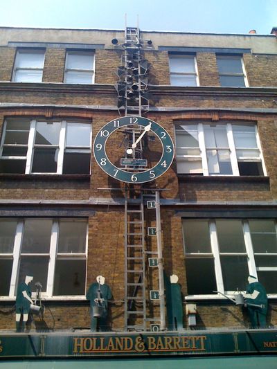 Neal's Yard Water Clock